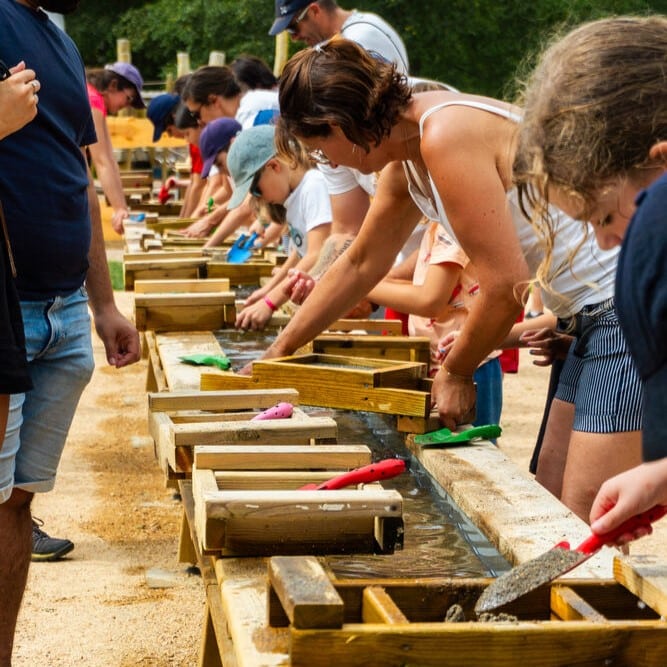 Revivez l’aventure des chercheurs d’or et de pierres.
👪 4-8 ans
⚠️ Sur réservation
⚠️ Sous réserve des conditions météorologiques
📅 Mercredis, week-ends et vacances scolaires